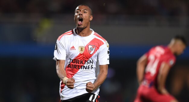 Meia de 26 é alvo principal do Flamengo para julho. Foto: River Plate